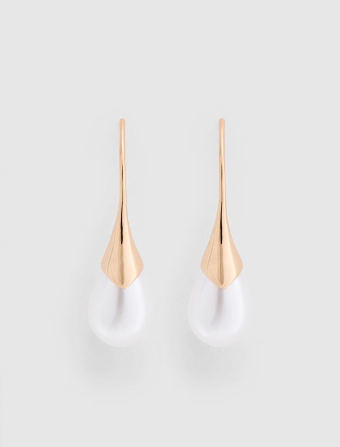 Poppy Pearl Droplet Earrings 0 Pearl Gold Forever New