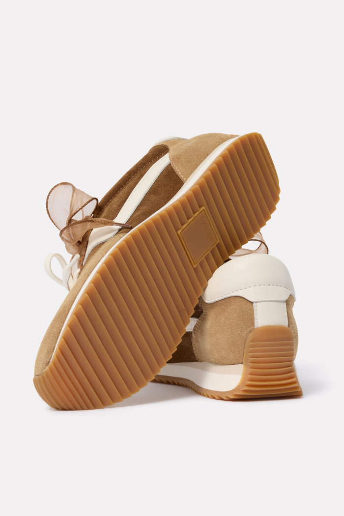 B.NTCD Sneaker