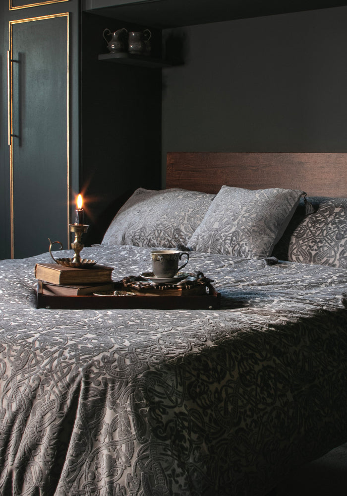 Branwyn Dragon Velvet Bedding (UK King)