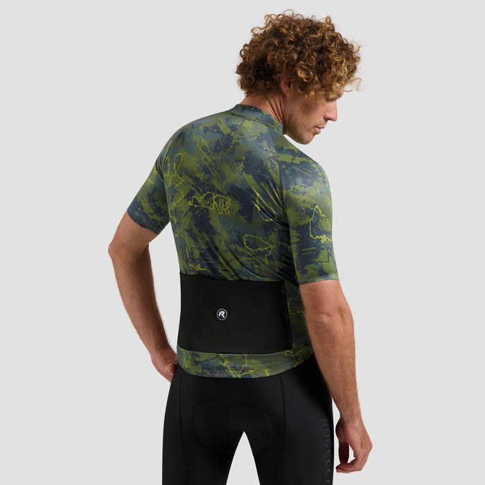 Rogelli Essential Graphic II fietsshirt heren groen korte mouw gedragen achterkant.