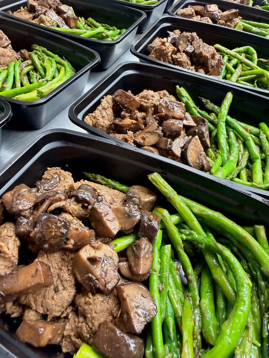 Filet Mignon with Asparagus and Red Wine Mushrooms