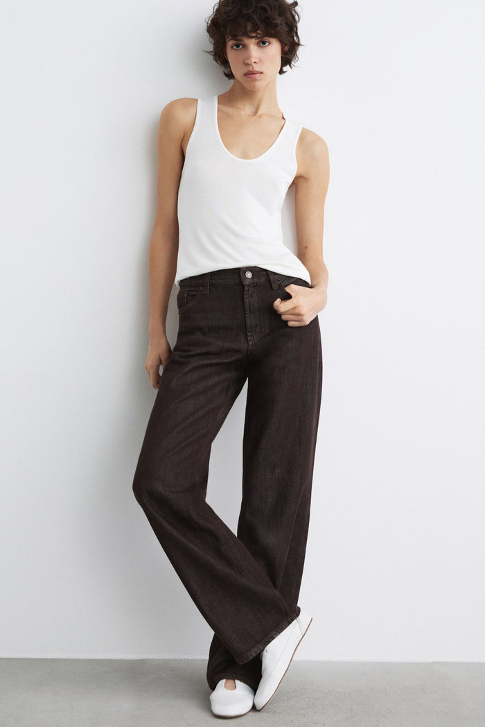 DARK BROWN
