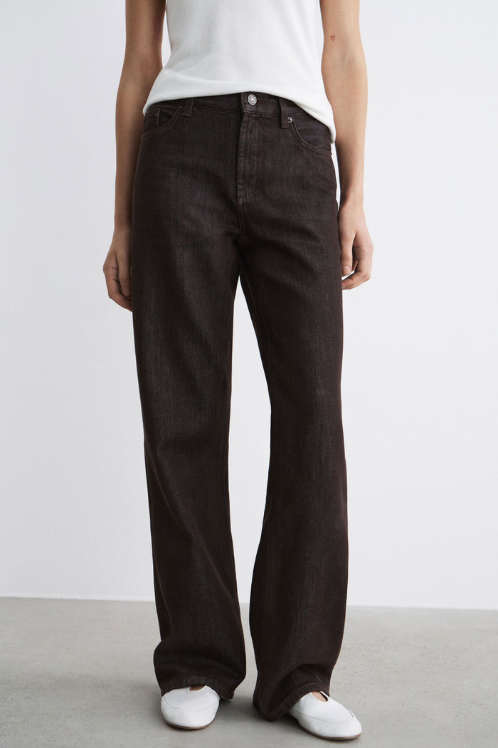 DARK BROWN
