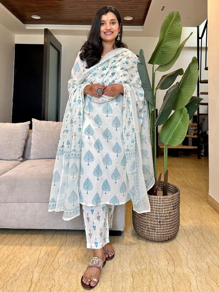 Off White Boota Set- Light Blue