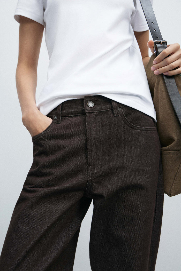 DARK BROWN